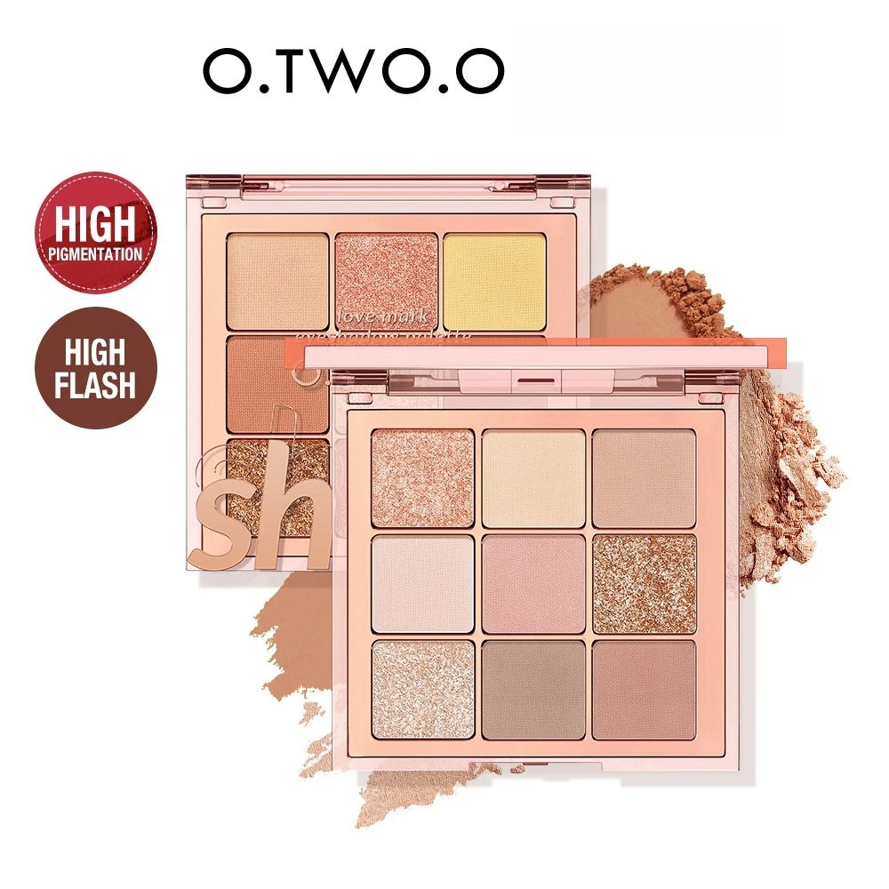 O.TWO.O Eyeshadow Palette: Dazzle Your Eyes